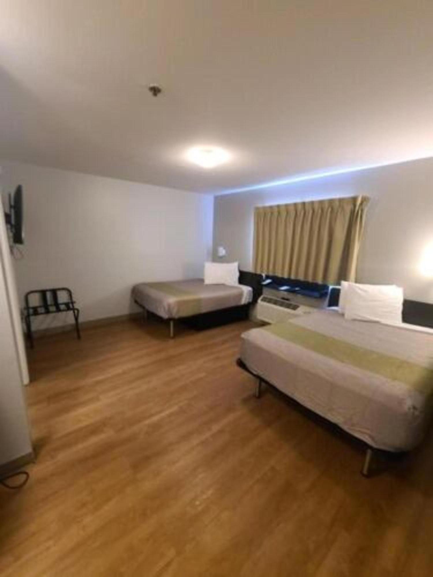 Hotel 6-richmond, Va - I-64 West Henrico
